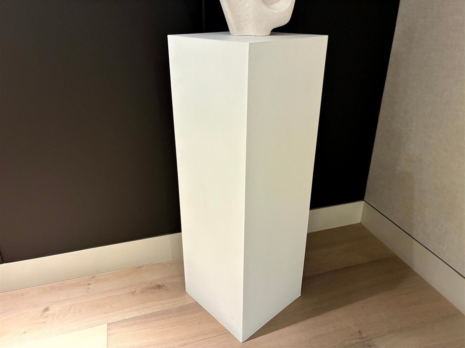 White Plynth