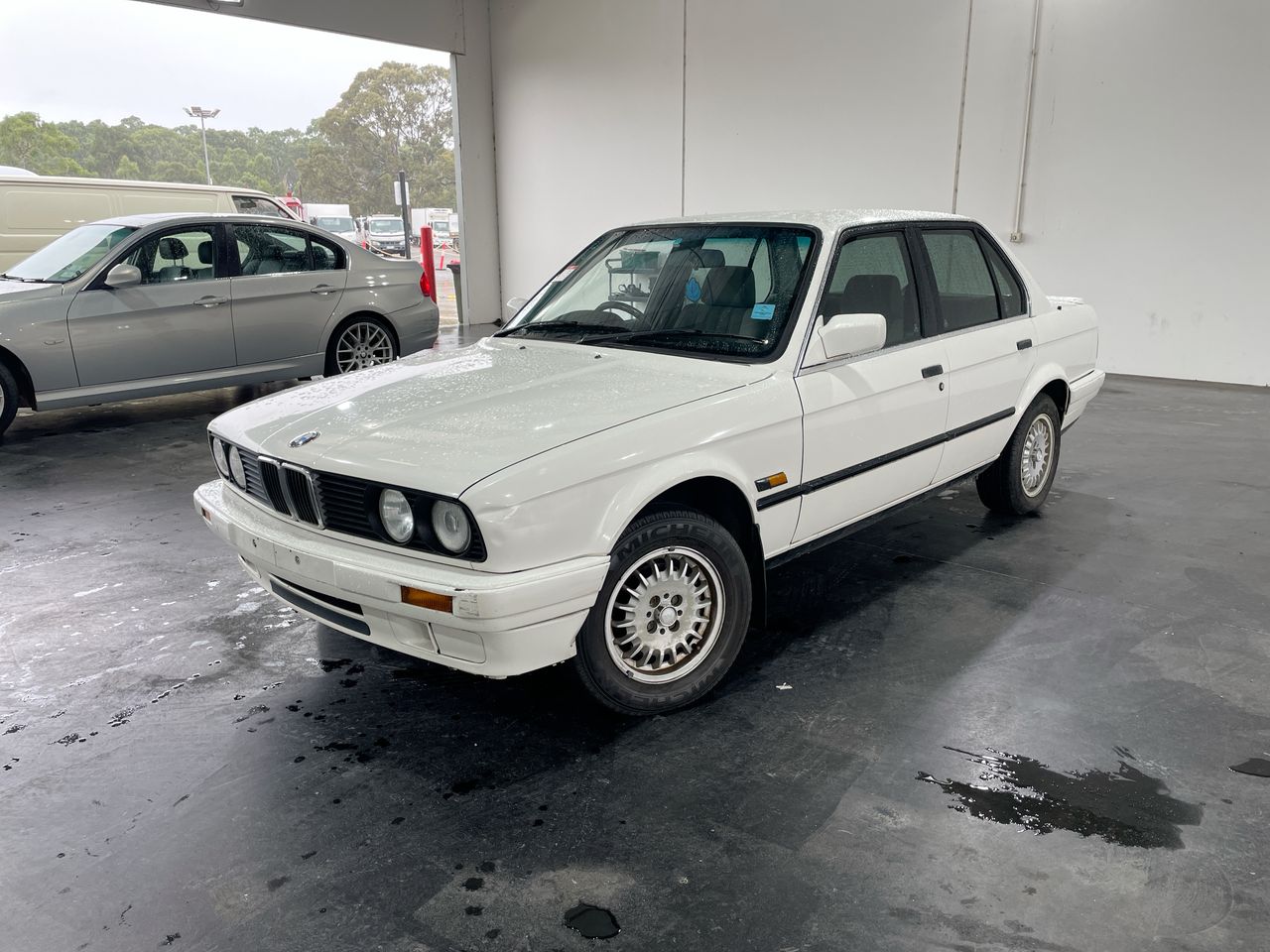 1990 BMW 3 Series 318i Manual Sedan