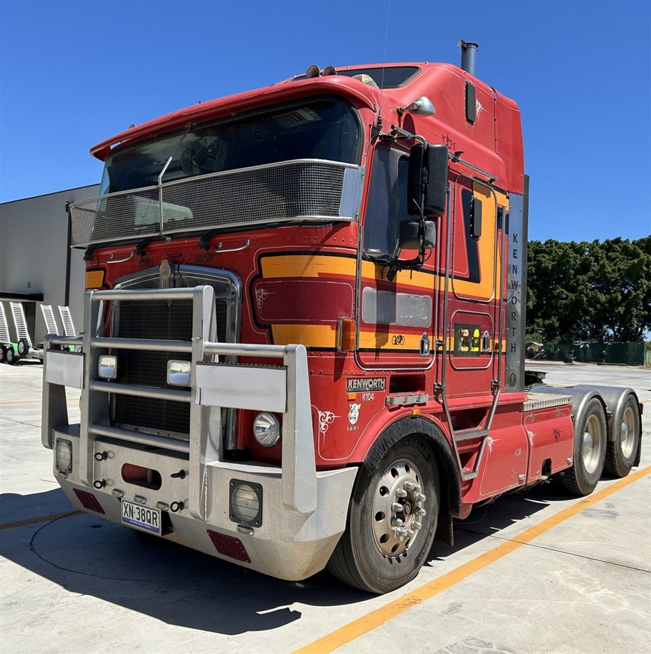 <p>1999 Kenworth K104 6 x 4 Prime Mover Truck</p>