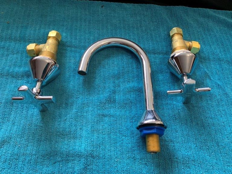 New in Box Dorf Maxum Basin Set, Brass, Chrome Finish - Quantity 1