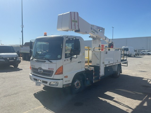 2010 Hino FC4J 4 x 2 Cherry Picker Truck