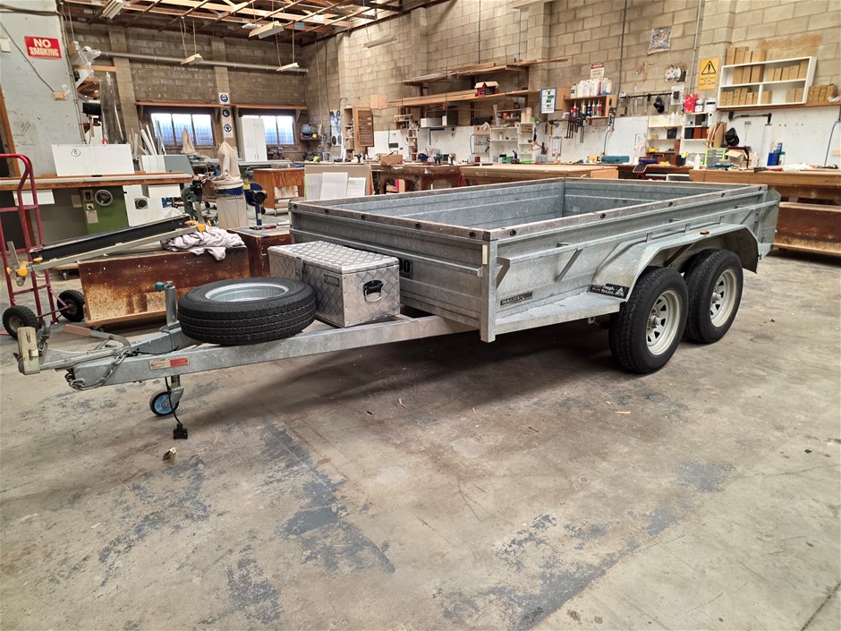 2017 Trailers 2000 T6L10 Dual Axle Box Trailer