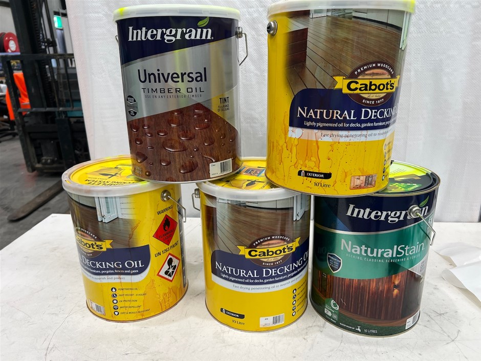 <p>Assorted 10Lt Tins of Deck Stain</p>