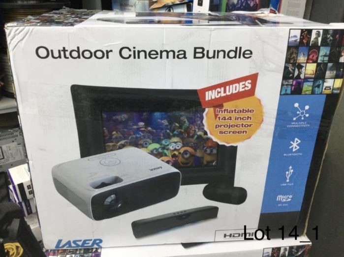 Outdoor cinema bundle projector