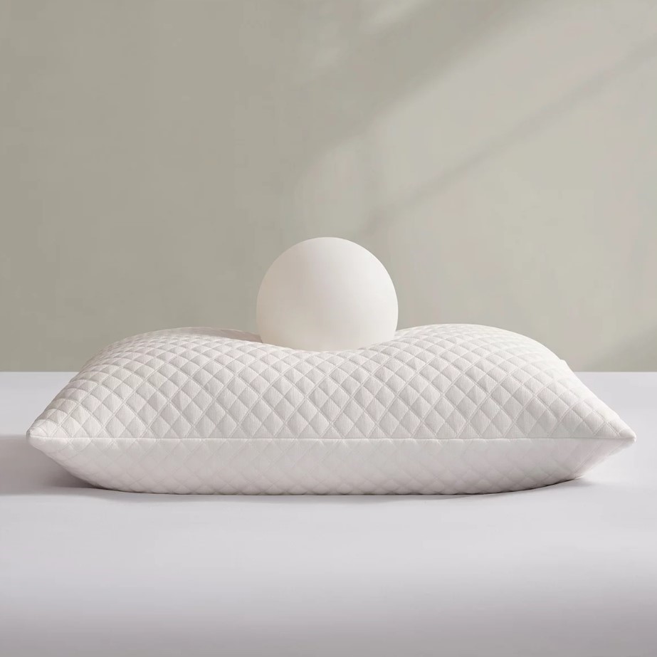 4 x HOTEL GRAND Premium Memory & Fibre Pillow, Cozy Knit Removable Cover, S