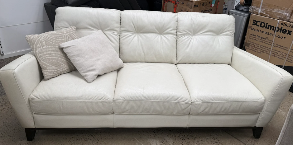 Valentino II Cream 100% Italian Leather Sofa. Photo as is.