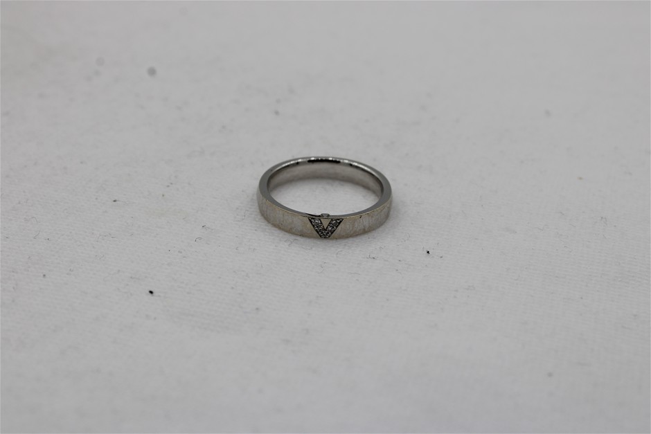 A Stamped 18ct White Gold Vera Wang Love Ring Grain Set