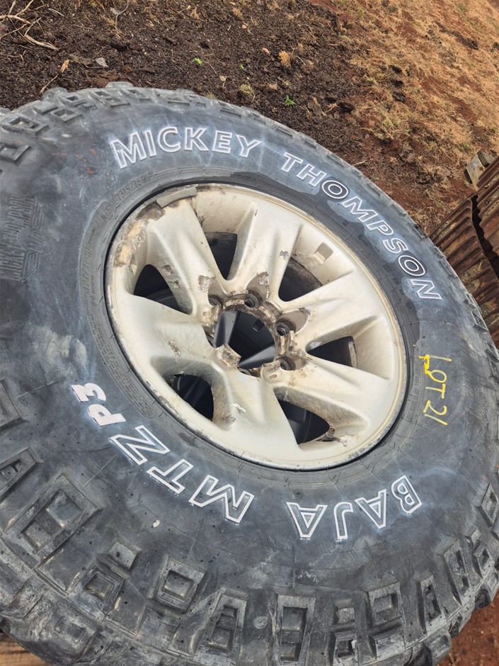 4WD Tyres & Mag Wheels