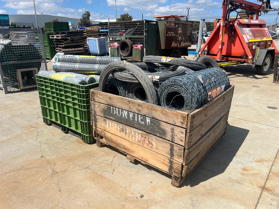 <p>Crate with Fencing and Chicken Wire</p>
