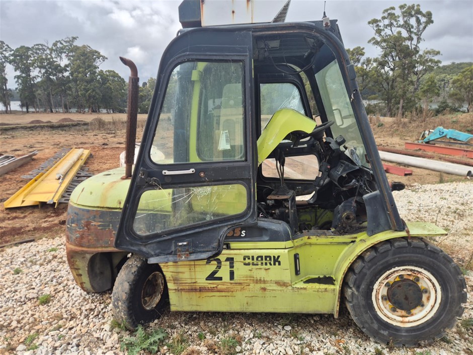 Clark 5.5 Tonne Forklift