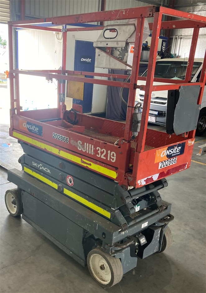 2016 Skyjack SJIII3219 Scissor Lift - 19ft (5.7m) - Electric - Rockhampton