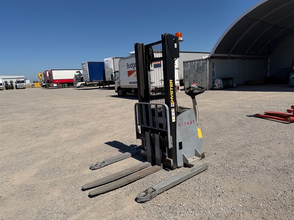 <p>Hyster S1.6 Walkie Stacker</p>
