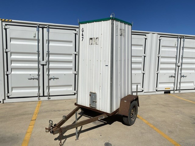 <p>2008 Chem Loo Single Mounted Toilet Trailer</p>