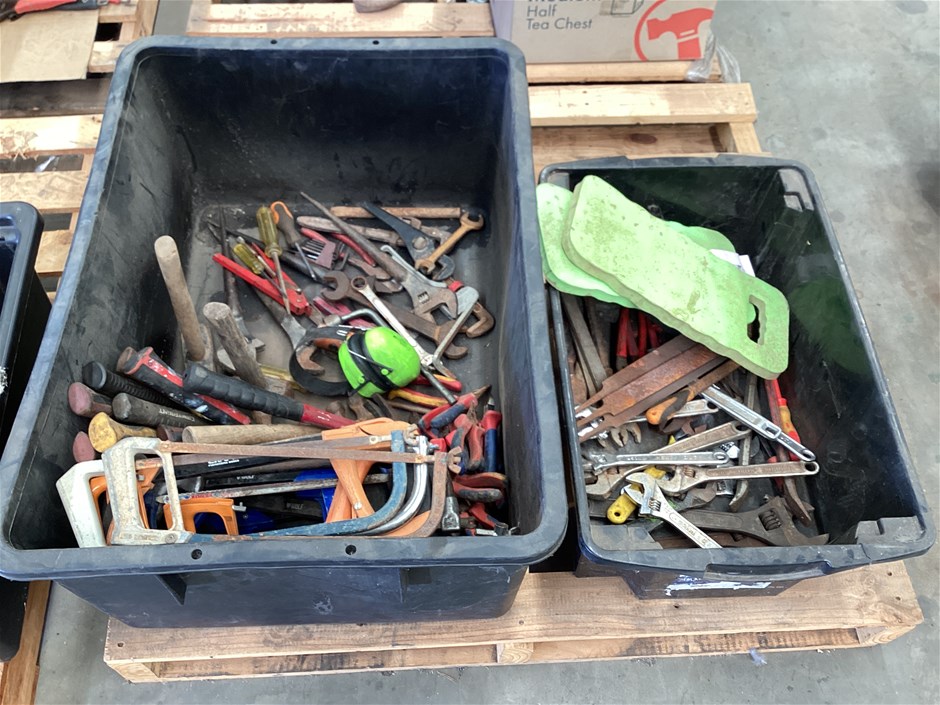<p>Handtools x 2 Tubs</p>