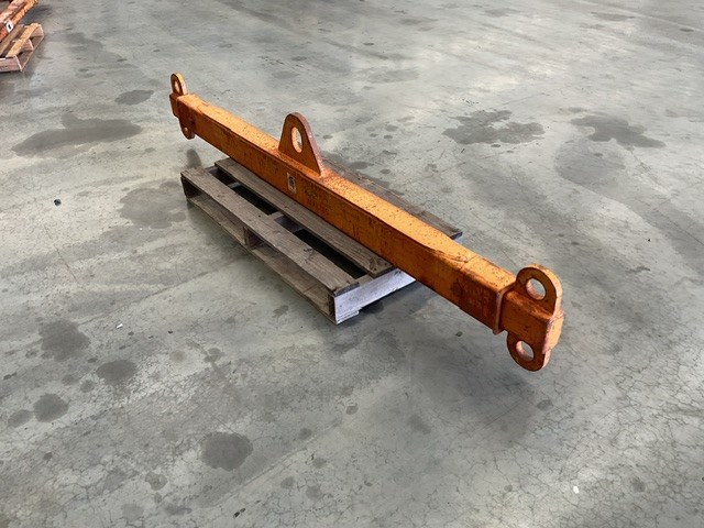 <p>Sarans MAC 25 Spreader Bar</p>