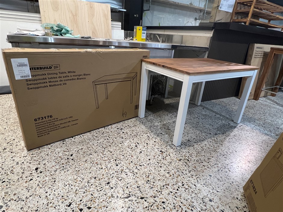 Interbuild Swoppmokk Dining table.