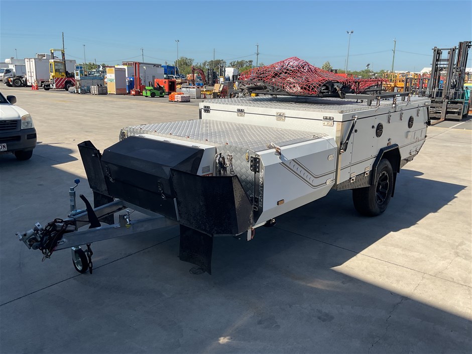 <p>2017 Ezytrail Lincoln LX Camper Trailer</p>