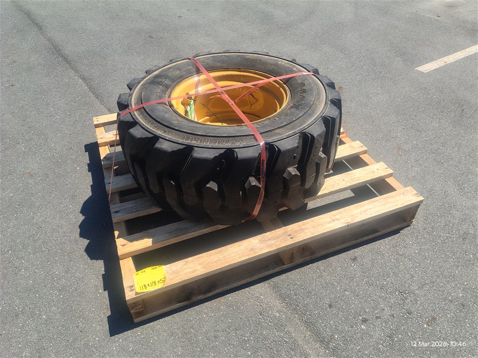 <p>Earthmoving Tyre and Rim</p>