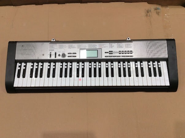 Casio LK-120 Electronic Piano Keyboard