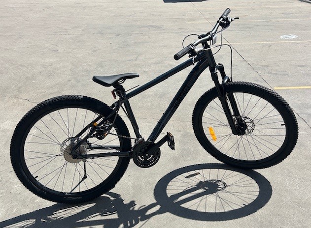 ARVO Roam MTB Pro Mountain Bike, Dark Grey, Large. NB: Has been used, chain