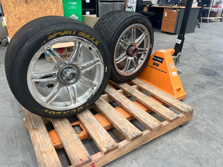 <p>V8 Supercar Wheels and Tires, 1 Slick and 1 Wet x2</p>