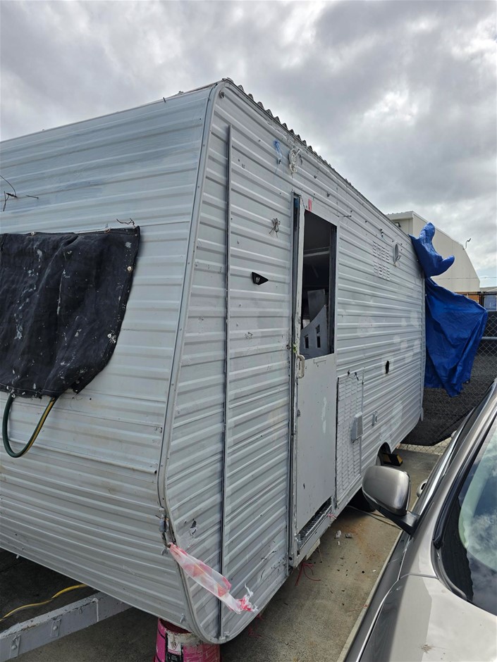 Make & Model Unknown Caravan