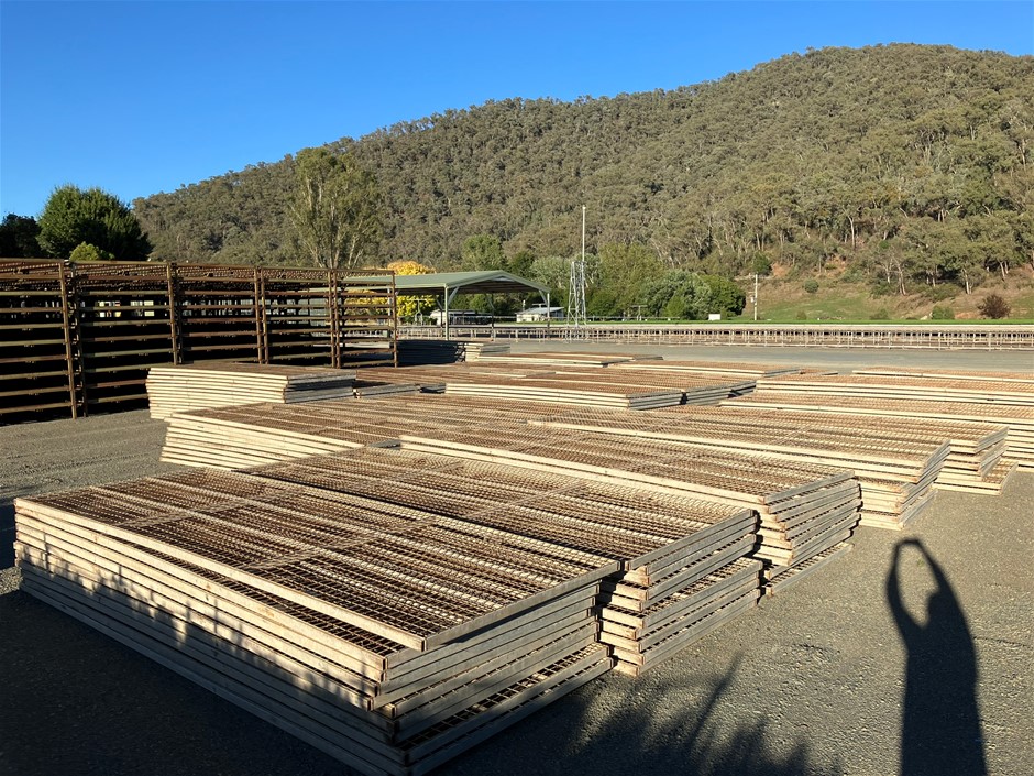 Large Qty of Galvanised Mesh Reinforced Panels