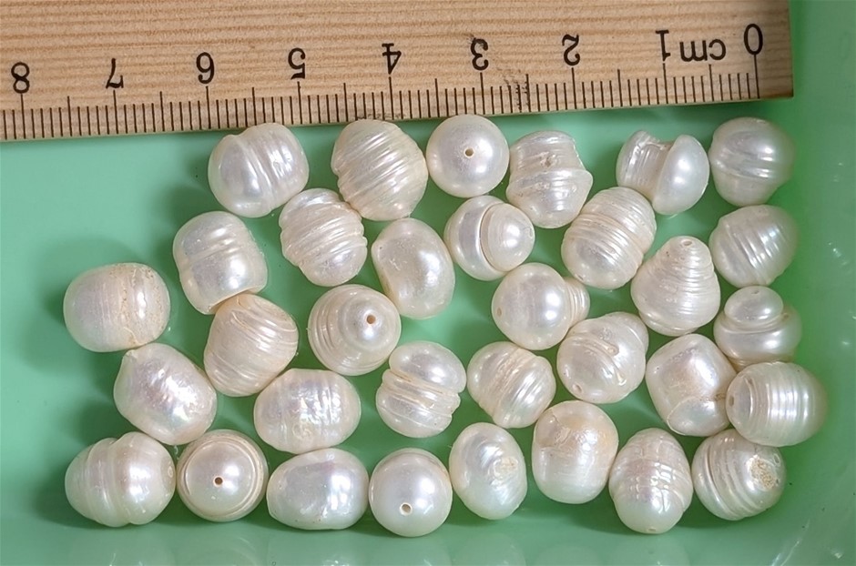 215 Carats Freshwater Pearls