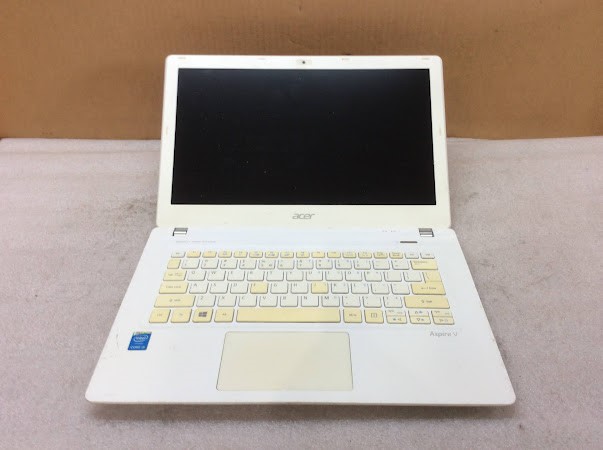 acer Aspire V3-371 Laptop i5 5200U 4GBRAM/500GB HDD White