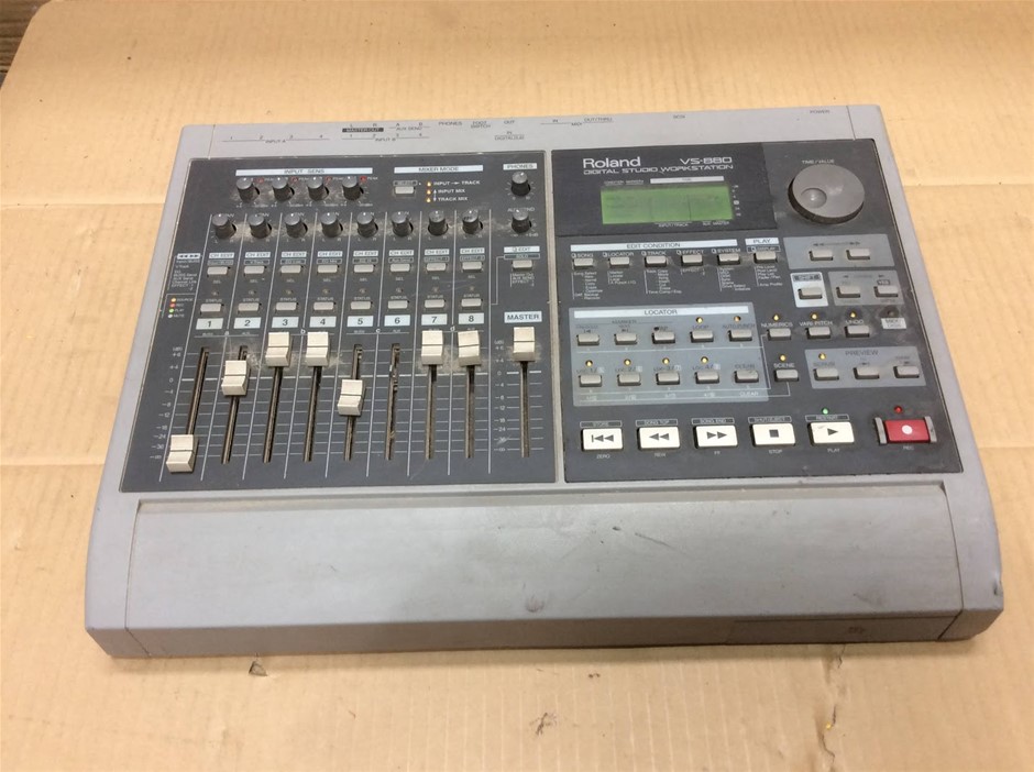 Roland VS-880 Digital Studio Workstation Recorder