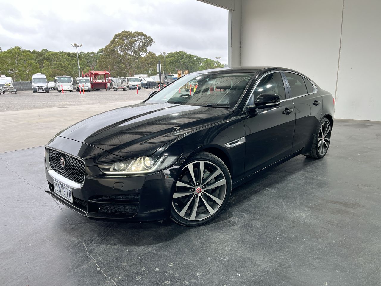 2015 Jaguar XE 20t PRESTIGE Automatic - 8 Speed Sedan