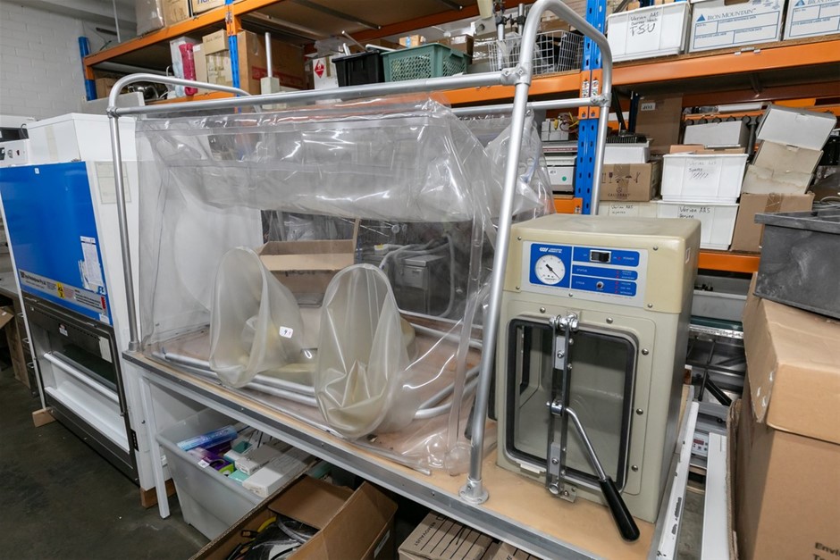 Anaerobic vinyl glove Isolation Chamber