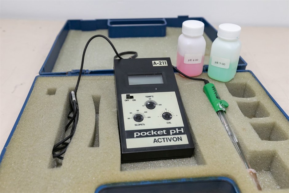 pH Meter Portable with Probe and Buffers