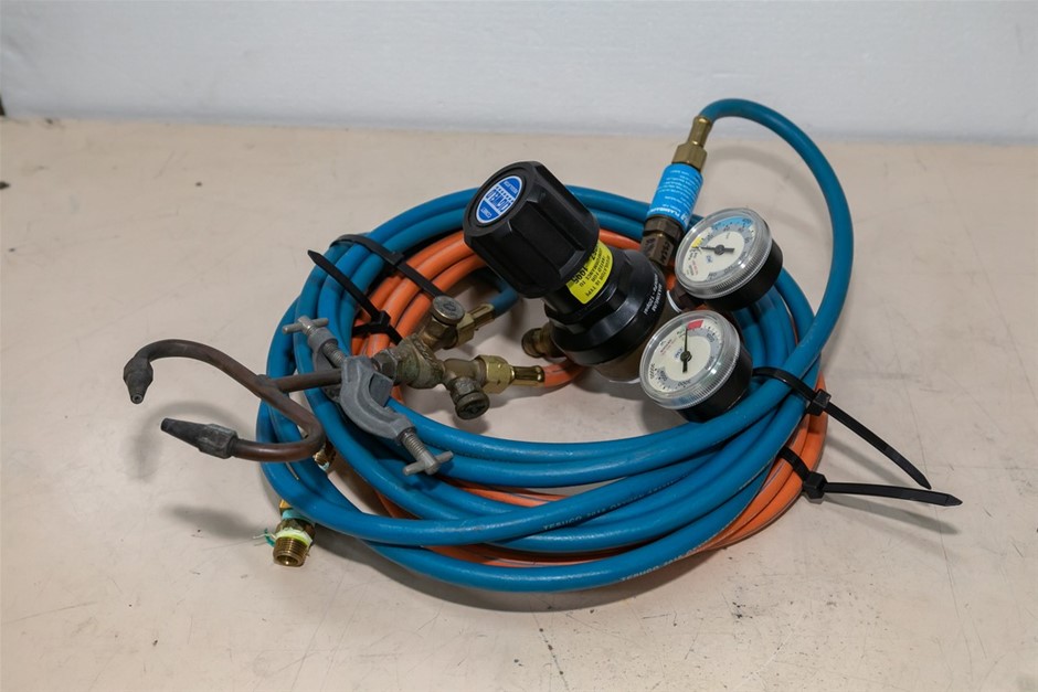 Glass Blowing Torch Including O2 Regulator and Hosing