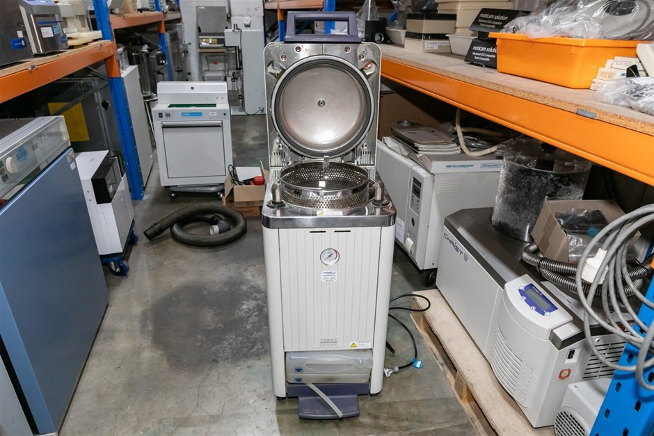 Autoclave Floor Standing 58 Litre Chamber