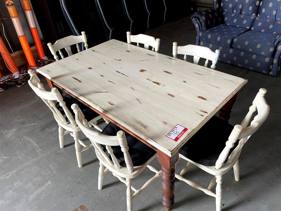 <p>7 Piece Dining Set</p>