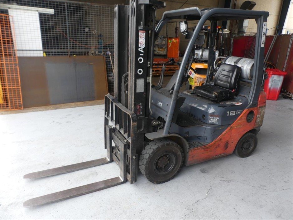 2013 TOYOTA 32-8FG18 4-Wheel Counter Balance Forklift