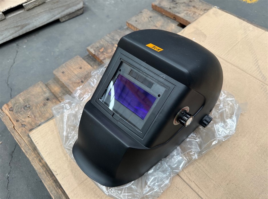 Auto Darkening Welding Helmet (Tested and working) x 1 unit, NEW