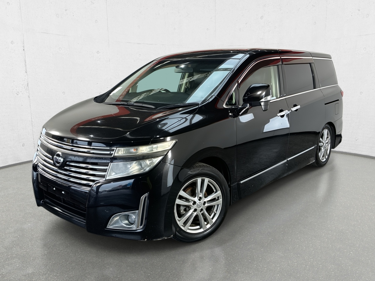 2011 Nissan Elgrand CVT 8 Seats People Mover