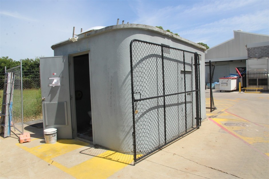 3300mm x 4400mm x 2700mm(H) 2 2 Concrete Ablution Block