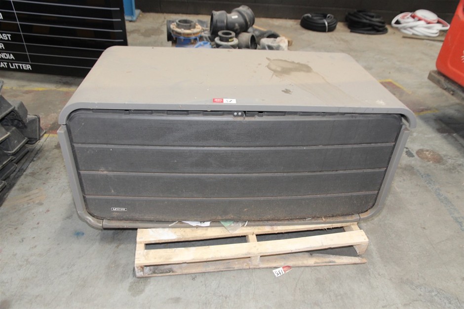 LIFETIME Poly Battery Storage Box