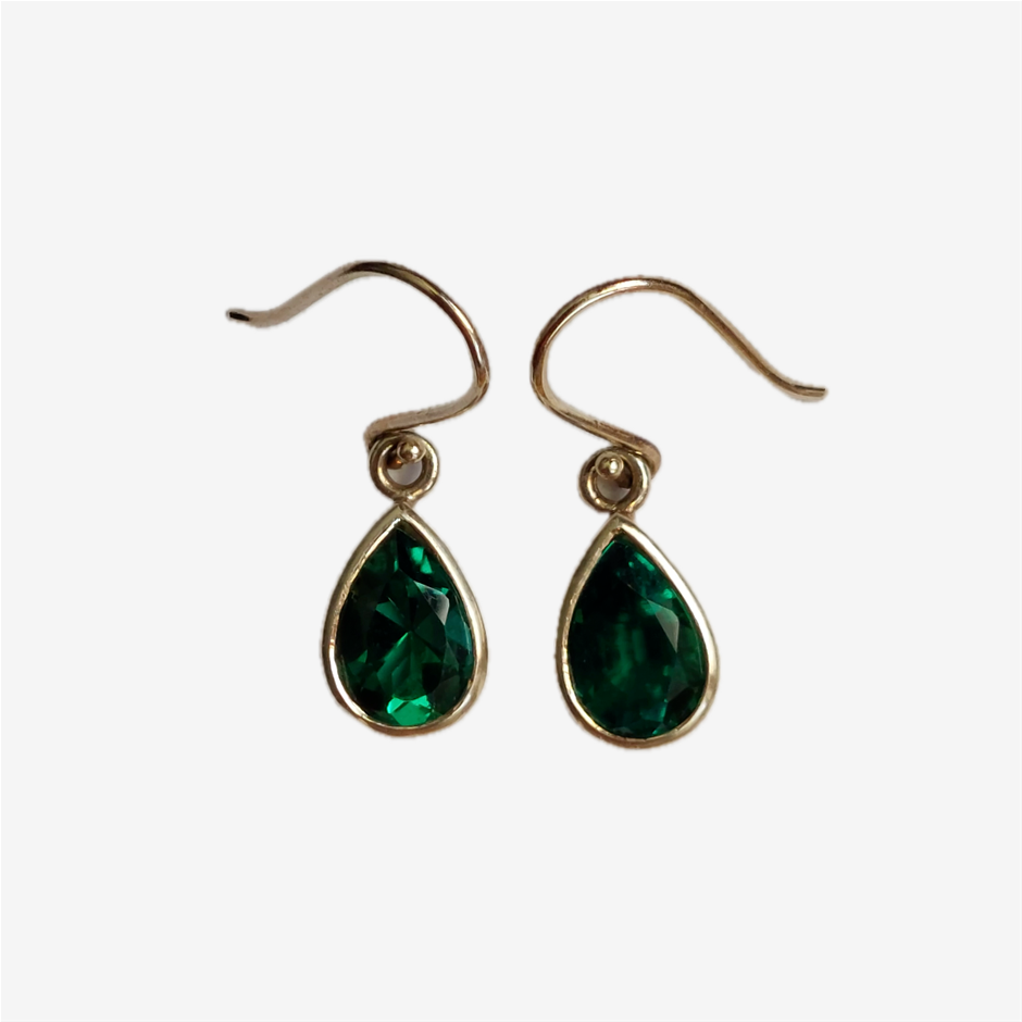 9kt W/gold 9x6 Lab Emerald