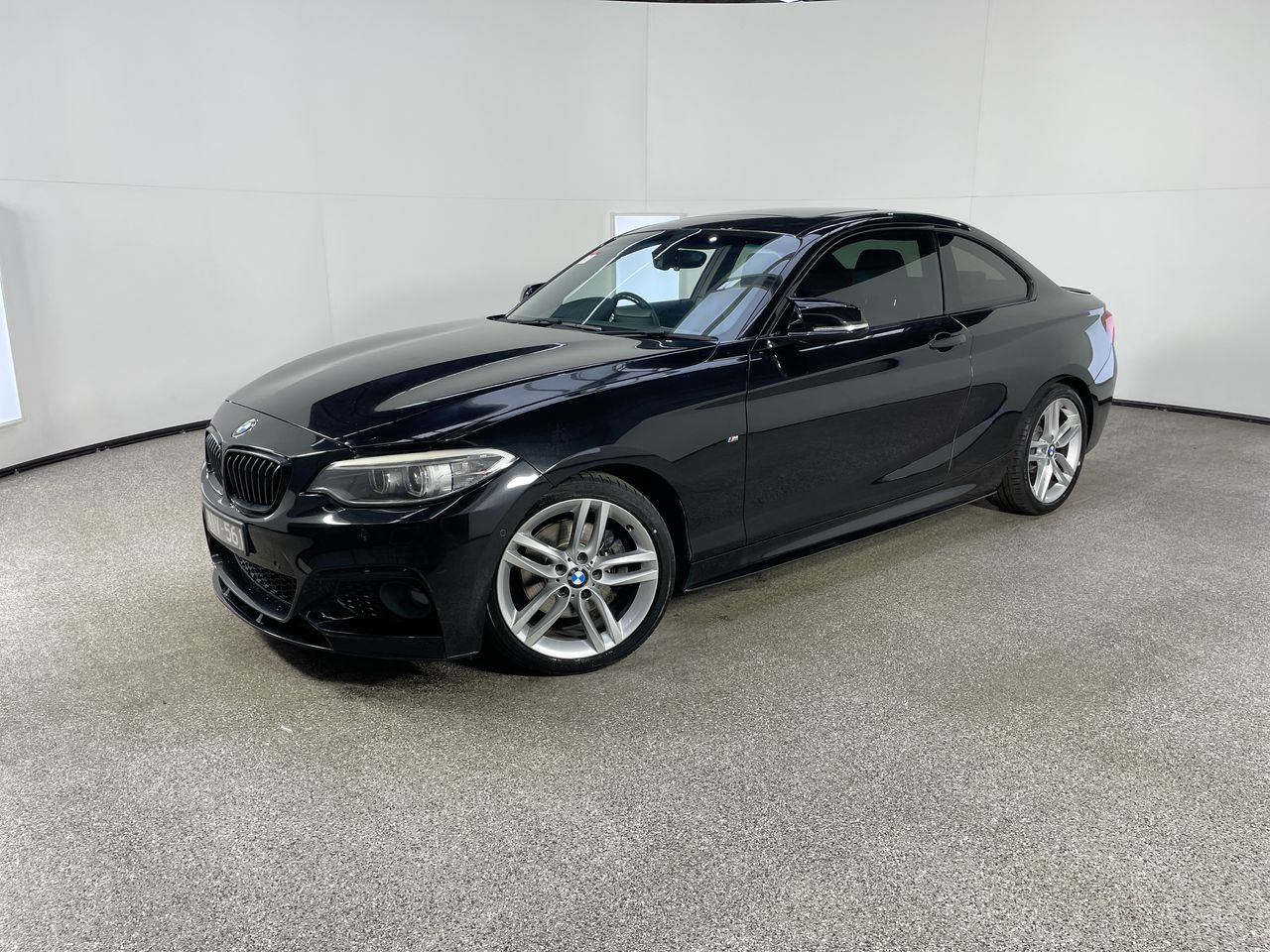 2015 BMW 220i 220i F22 Automatic - 8 Speed Coupe