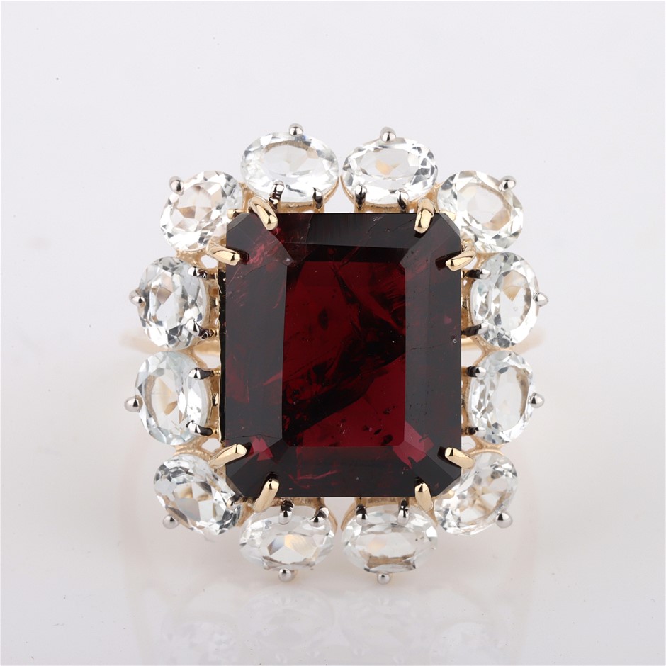Yellow Gold Natural Garnet / Natural White Topaz Ring with Valuation