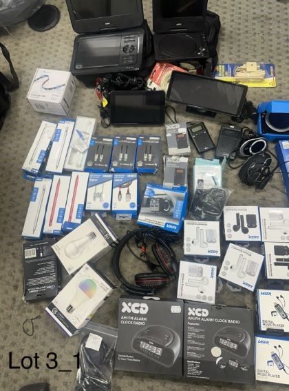 End of Lease Sale: Large quantity of electrical goods including: