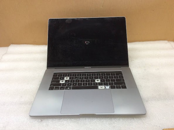 APPLE MACBOOK PRO A1707 EMC3072 Laptop I7-6700HQ 16GBRAM/256GB
