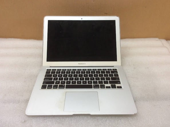 Apple MacBook Air (A1466) (EMC2632) Laptop i5 4260U 4GBRAM/128GB