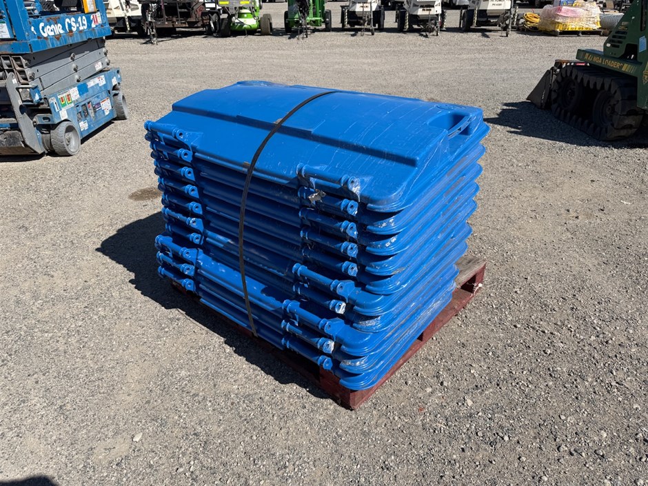 <p>10 x Blue Plastic Bin Lids</p>