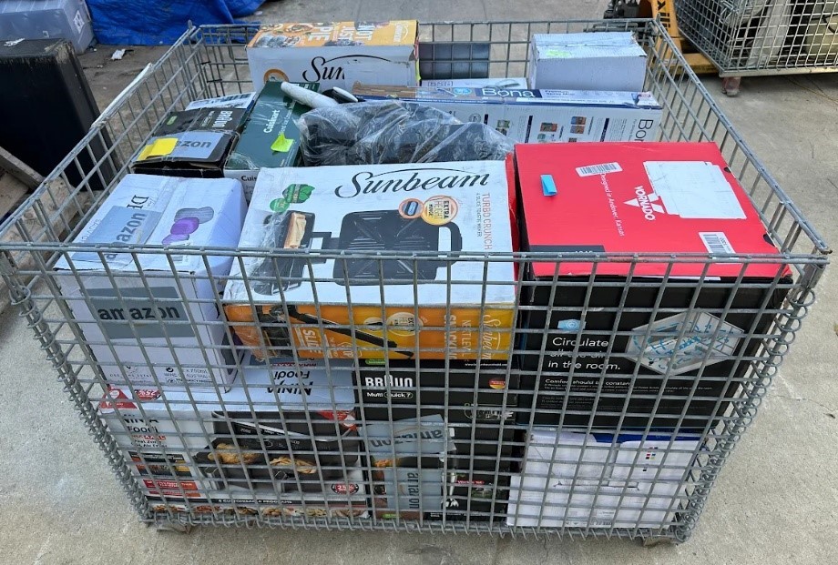 Approx 30 x Household Appliances/Electronics comprising: Robot vacuum, coff