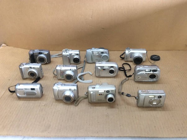 Mixed Brand and Model Digital Cameras (Lot of 12)